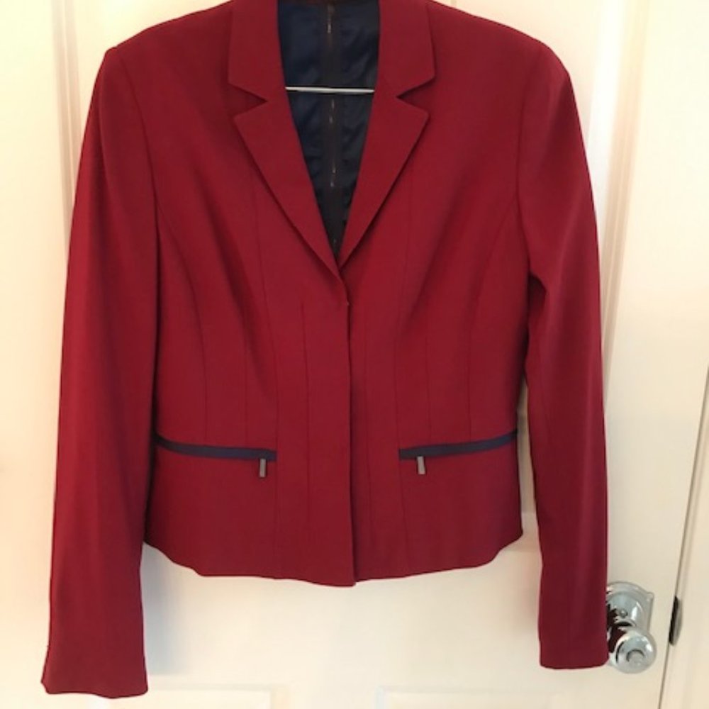 Elie Tahari burgundy blazer with navy trim NWOT